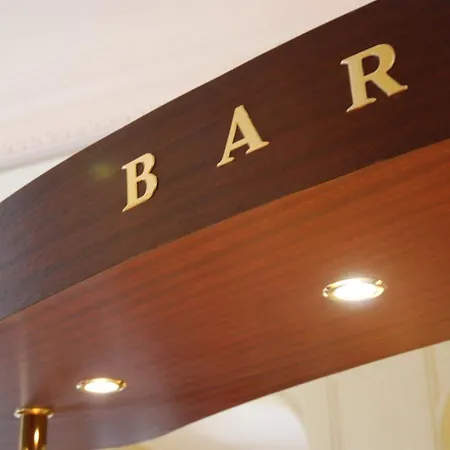 Hotel Relais Du Pré Parigi